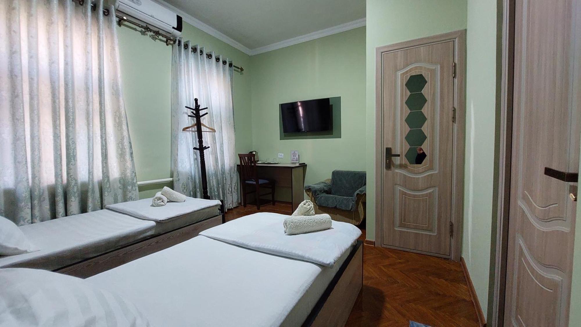 "Orom" Guests House Hotel Tashkent Bagian luar foto